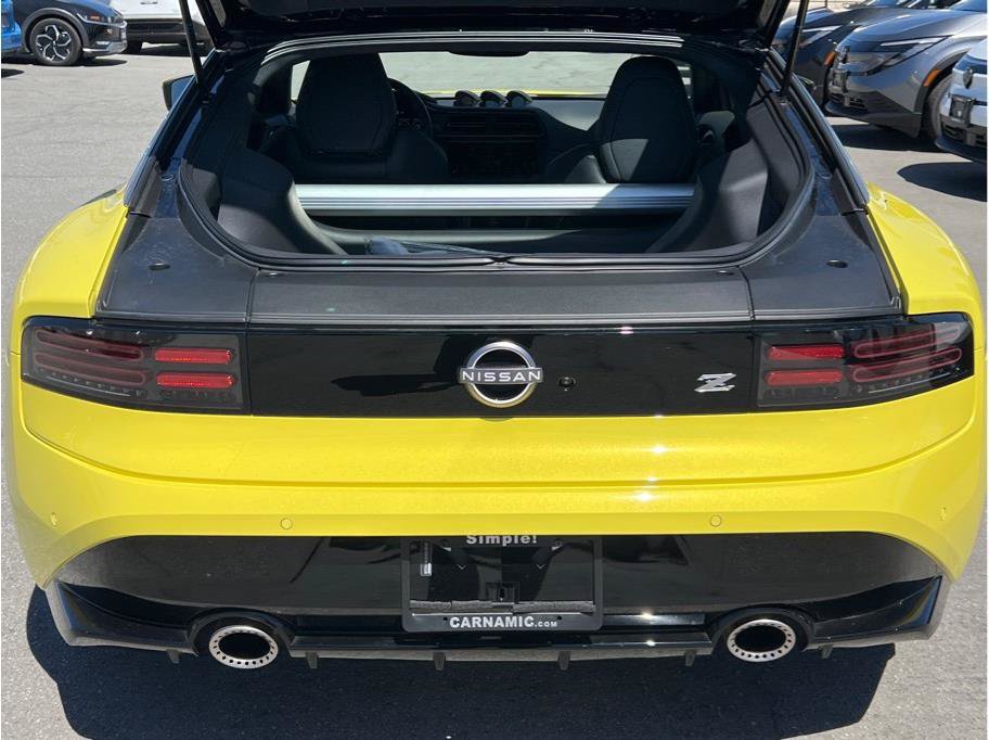 Used 2023 Nissan Z w/ Floor Mat Package (L93) RWD image 5