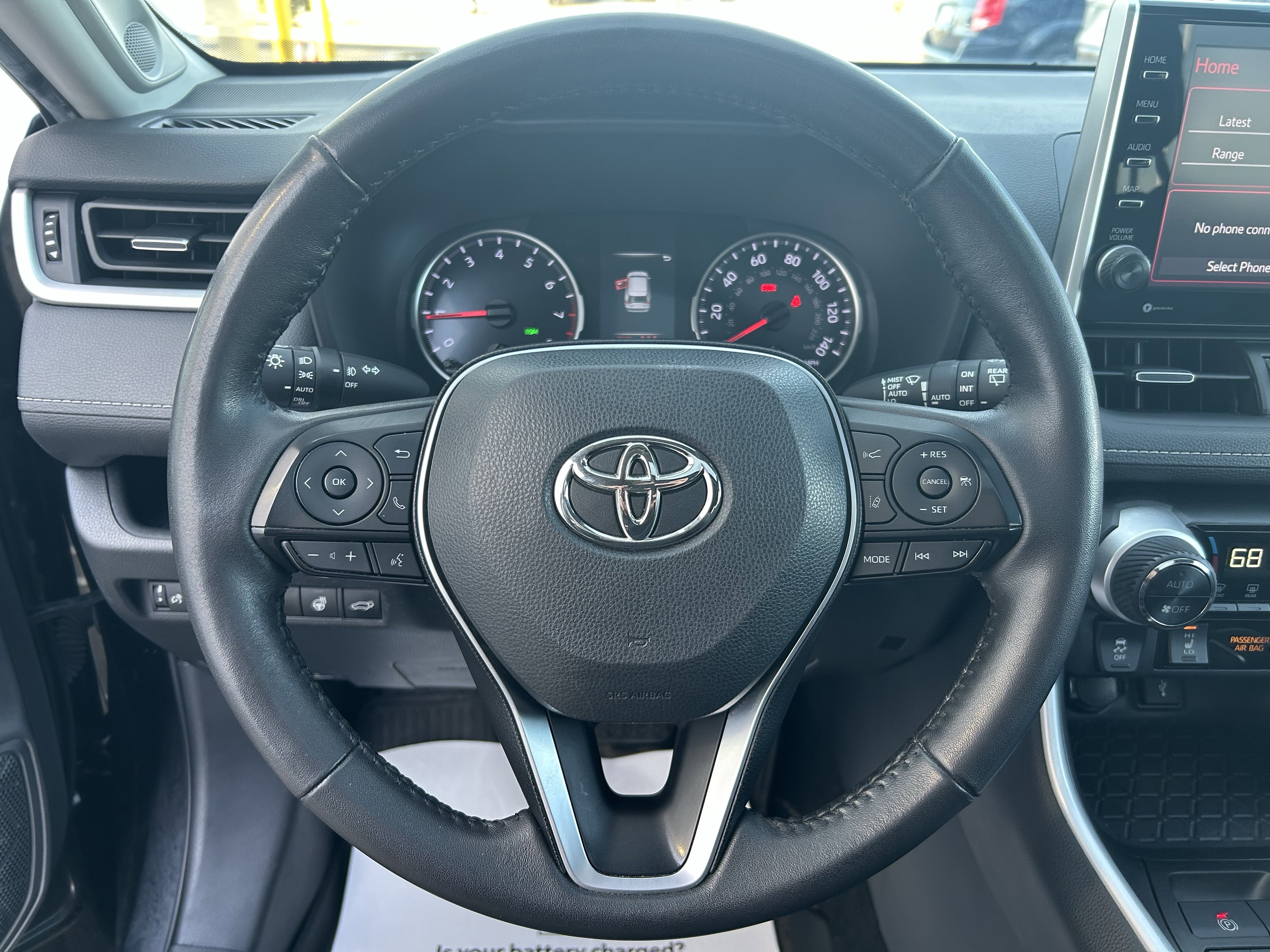 Used 2022 Toyota RAV4 XLE Premium image 25