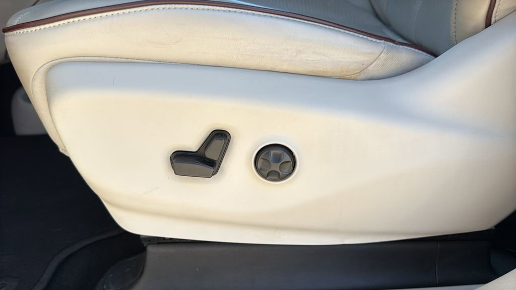 Used 2017 Chrysler Pacifica Limited image 11