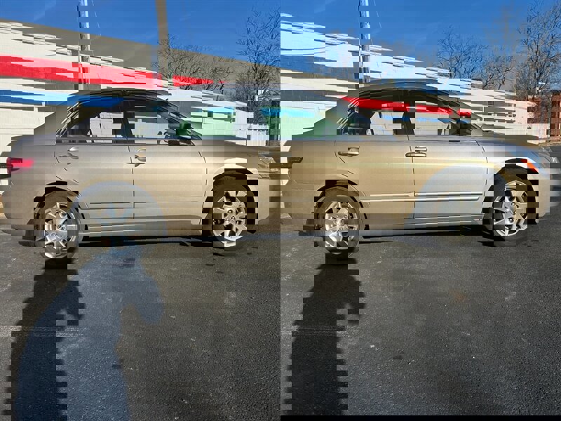 Used 2005 Honda Accord EX image 2