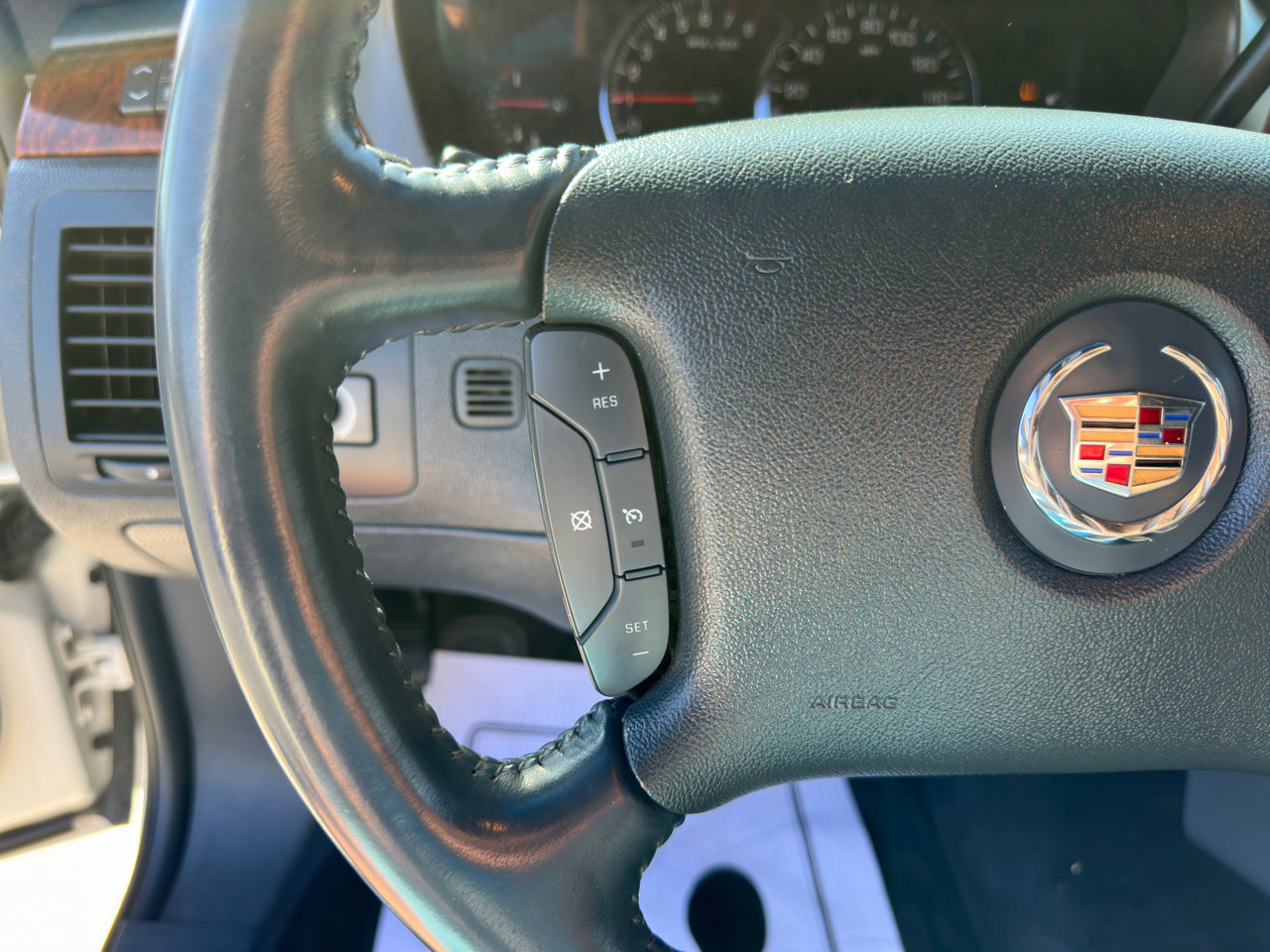 Used 2009 Cadillac DTS Limousine image 49