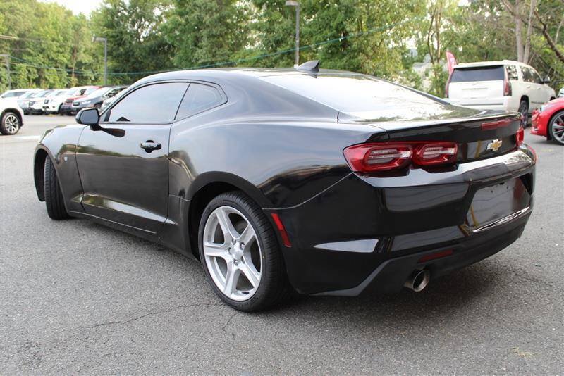 Used 2022 Chevrolet Camaro LT RWD image 3