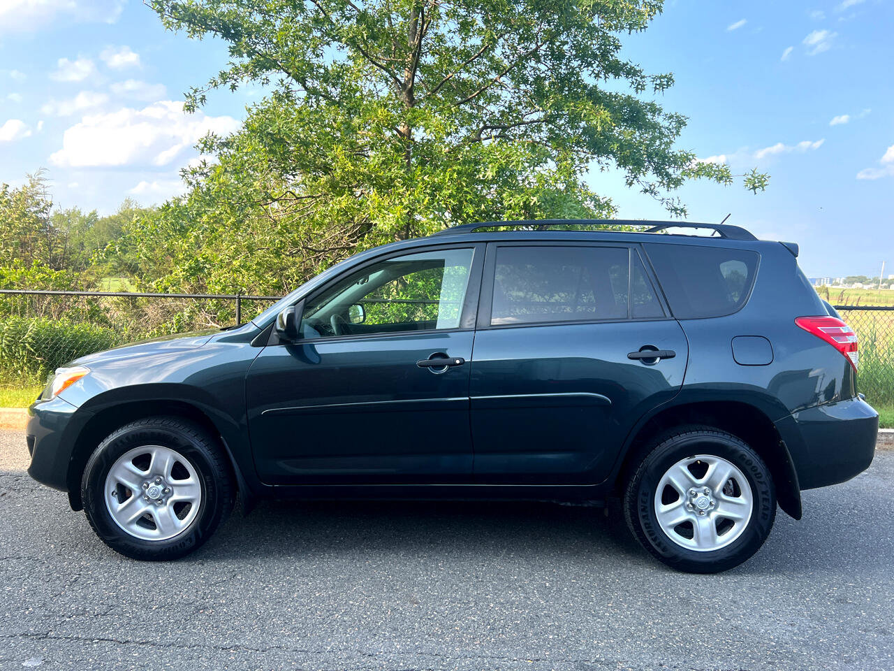 Used 2009 Toyota RAV4 4WD image 3
