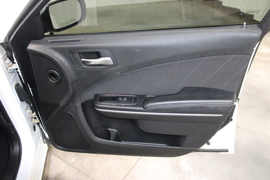 Used 2019 Dodge Charger SXT RWD image 26