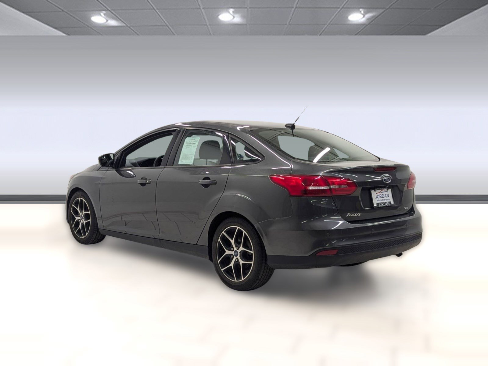 Used 2017 Ford Focus SEL image 2