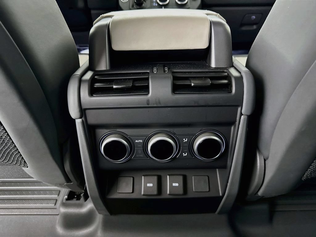 Certified 2024 Land Rover Defender 110 X-Dynamic SE AWD/4WD image 26
