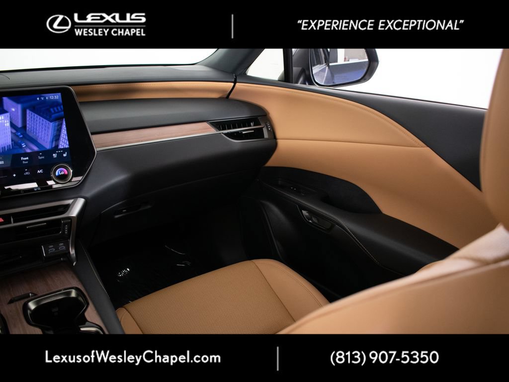 Used 2025 Lexus RX 350 Premium w/ Accessory Package (Z1) FWD image 18