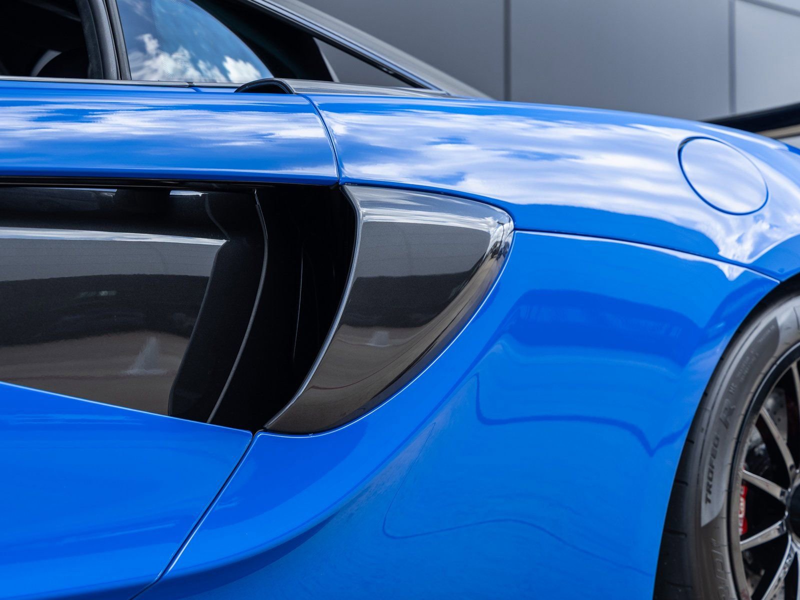 Used 2020 McLaren 620R image 17