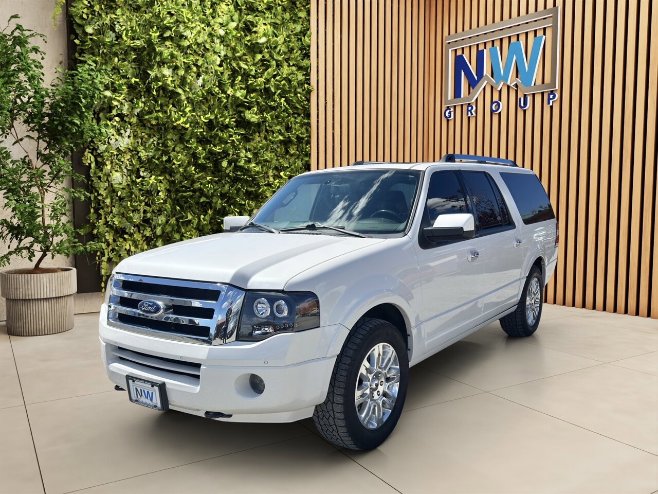Used 2014 Ford Expedition EL Limited w/ Equipment Group 301A AWD/4WD image 3