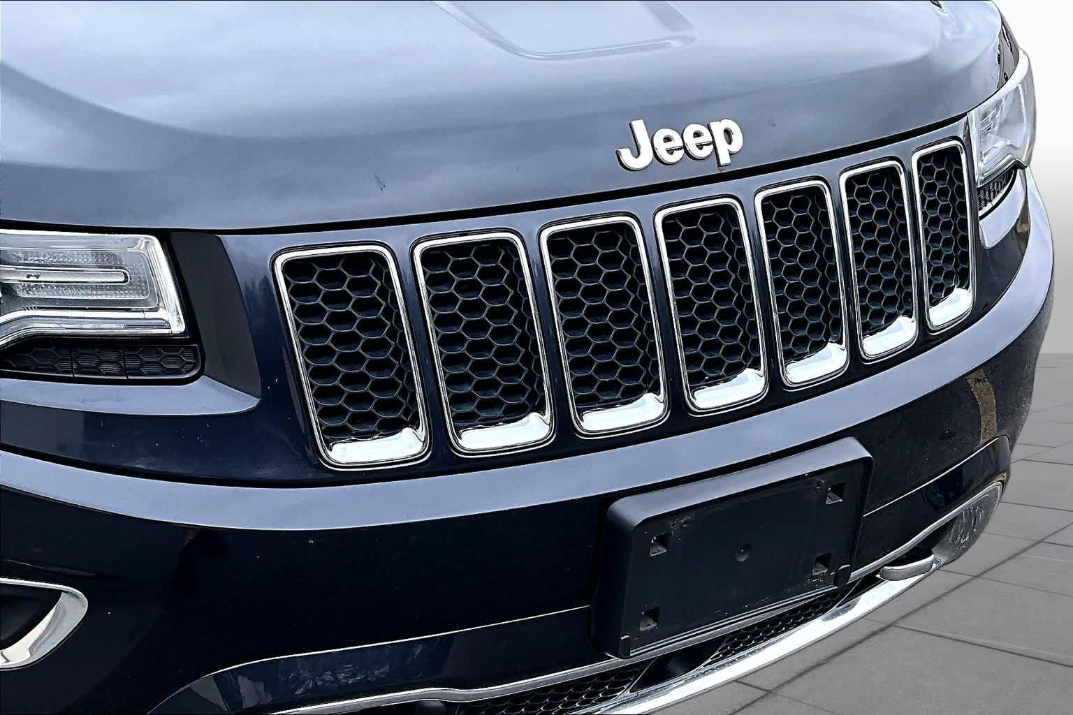 Used 2014 Jeep Grand Cherokee Overland w/ Advanced Technology Group AWD/4WD image 29