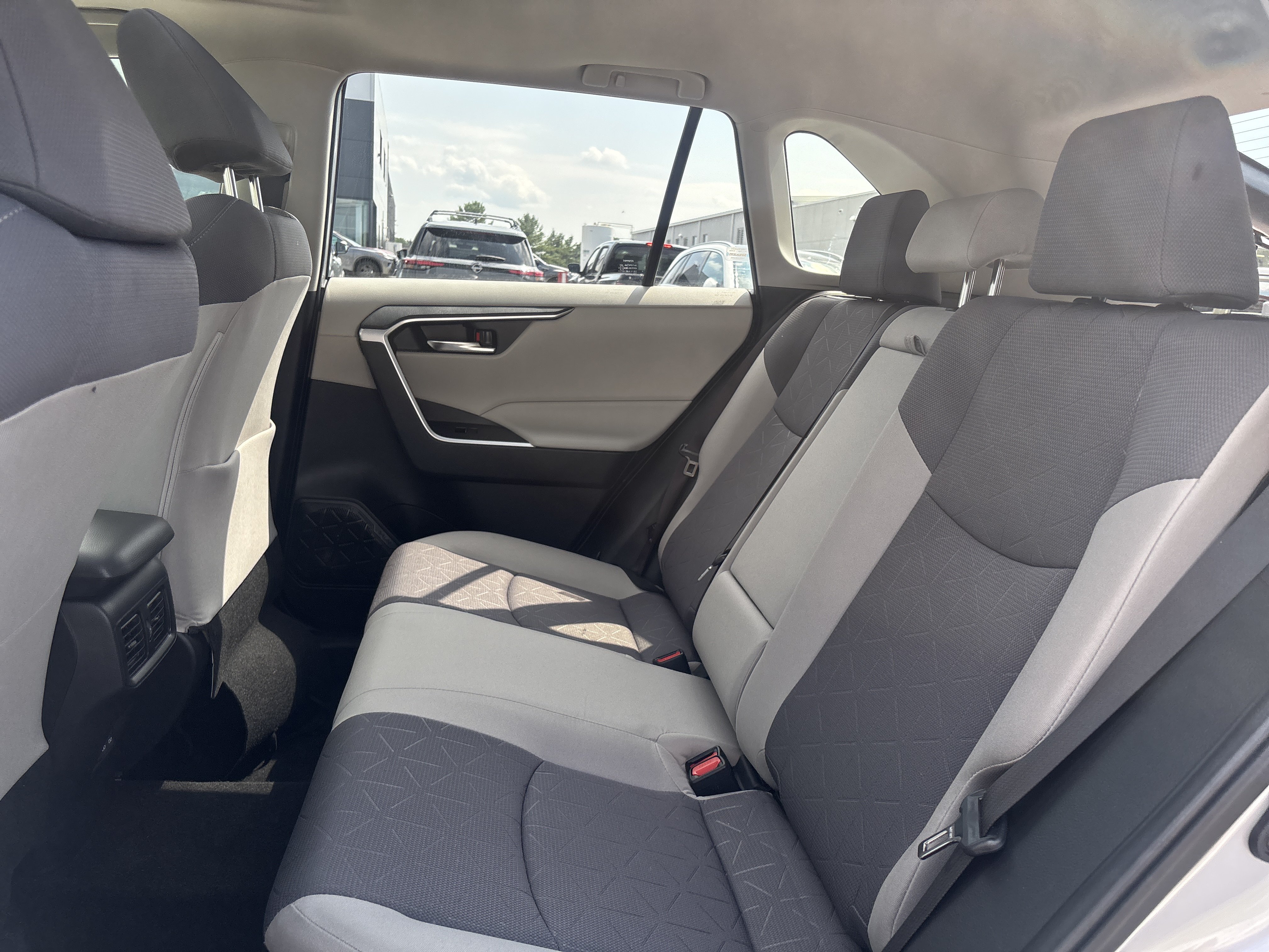 Used 2023 Toyota RAV4 XLE w/ Convenience Package AWD/4WD image 28