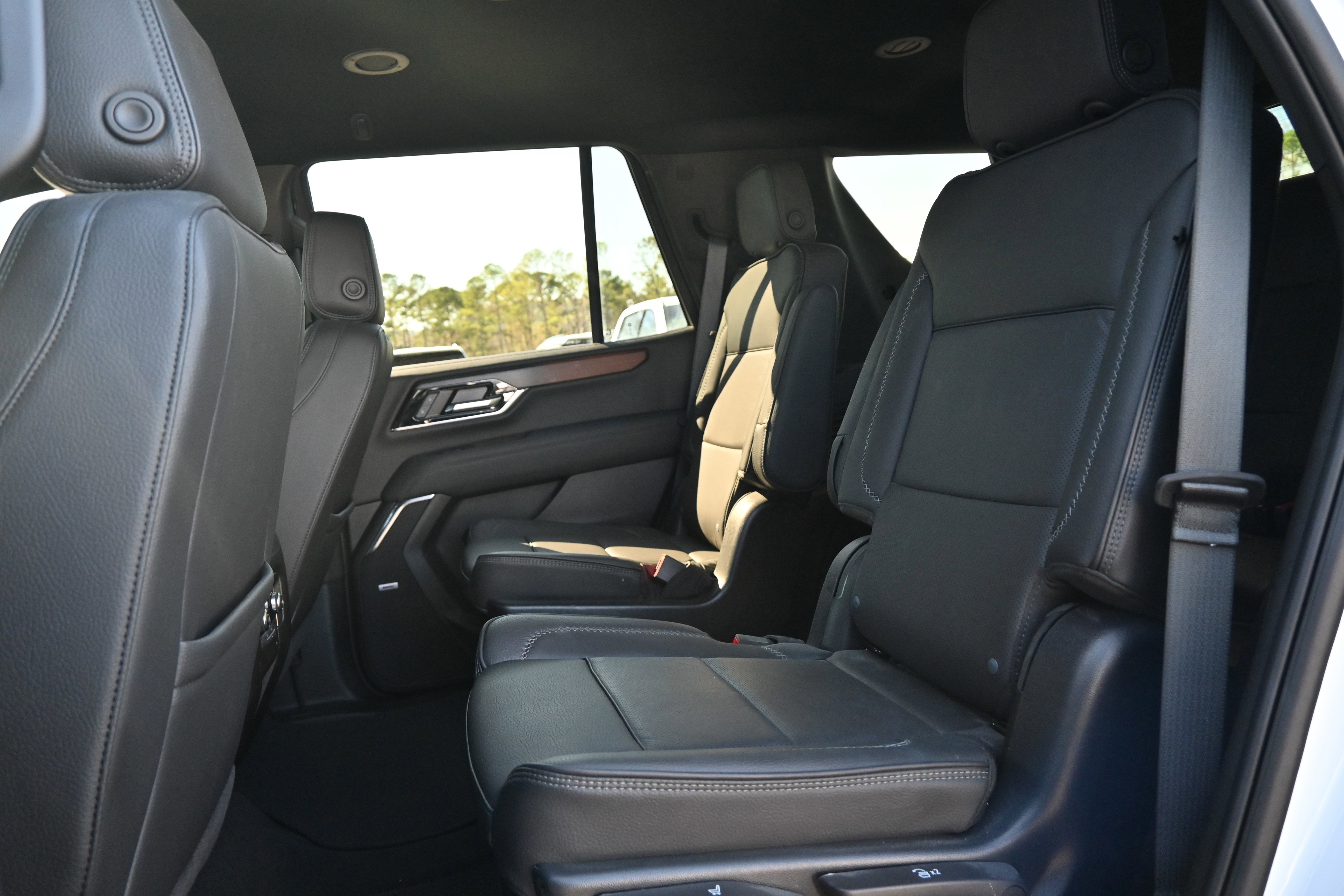 Used 2025 GMC Yukon Denali AWD/4WD image 31