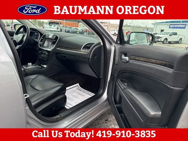 Used 2017 Chrysler 300 C AWD/4WD image 10