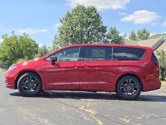 New 2026 Chrysler Pacifica Select image 21