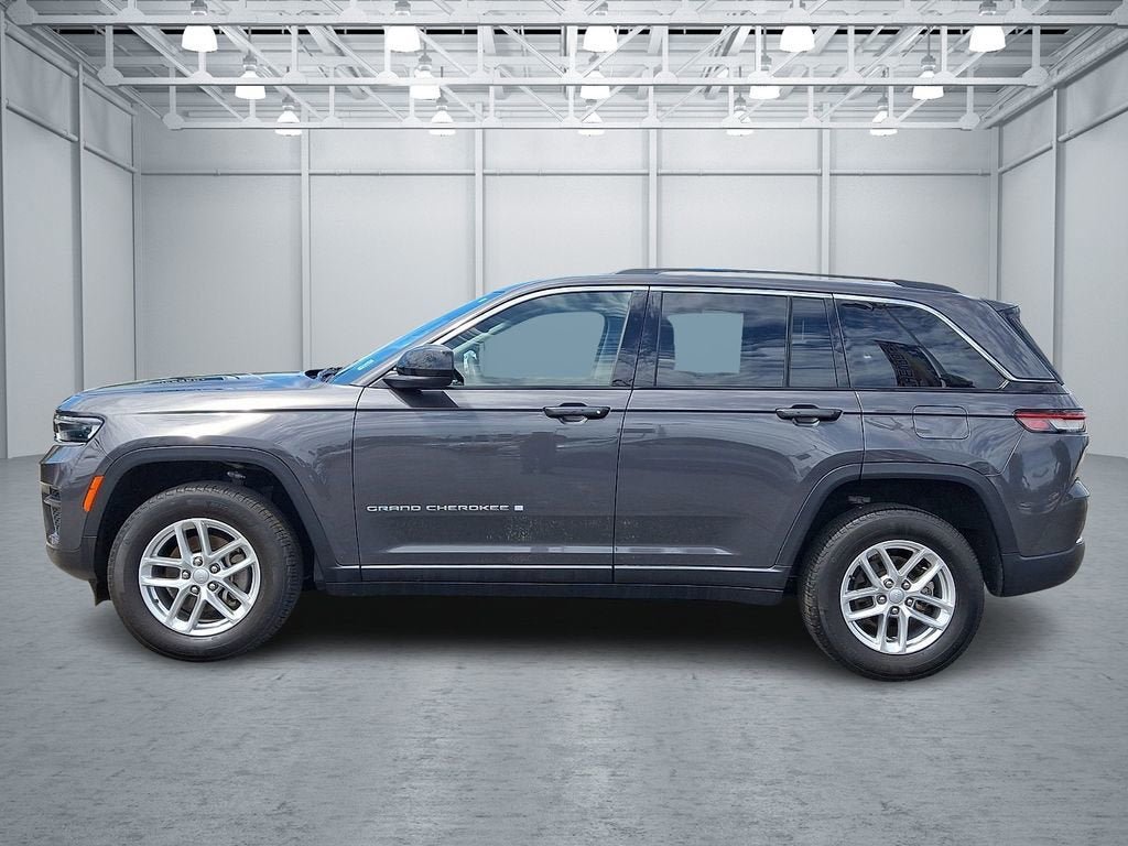Used 2024 Jeep Grand Cherokee Laredo X AWD/4WD image 9