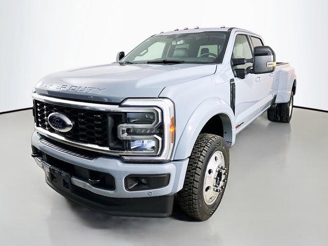 New 2026 Ford F450 Platinum w/ FX4 Off-Road Package image 3