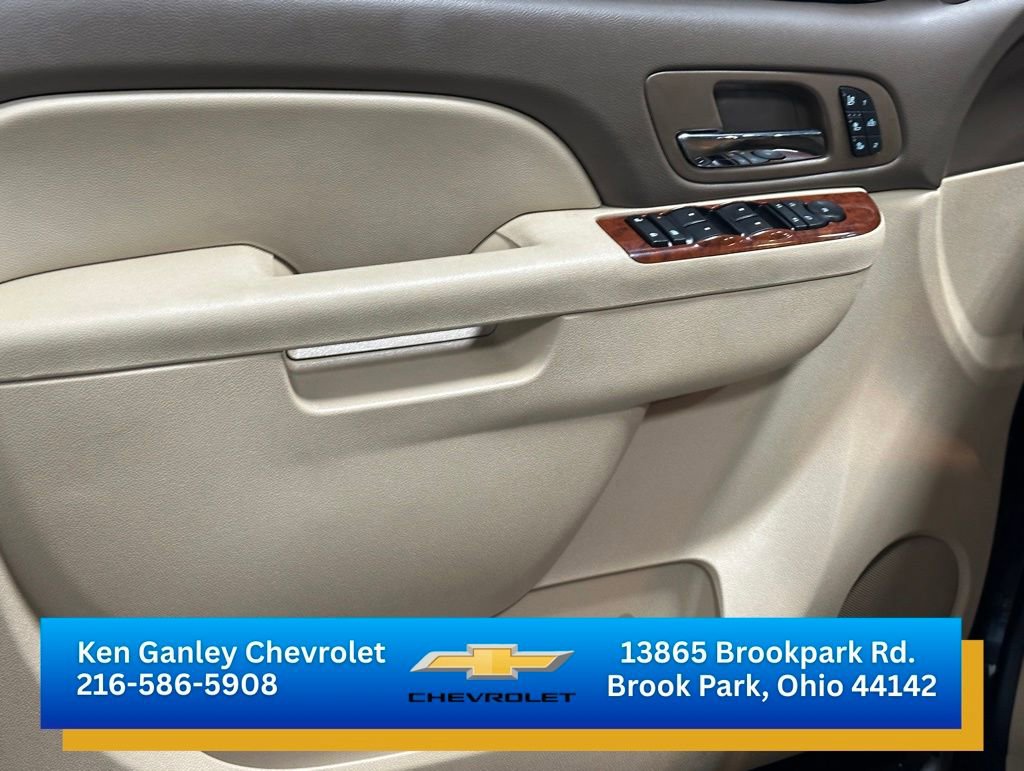 Used 2013 Chevrolet Avalanche LTZ AWD/4WD image 7