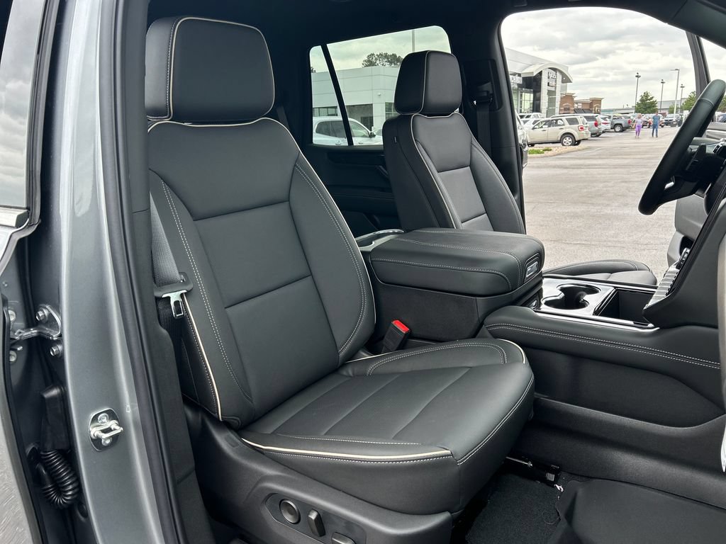 New 2026 GMC Yukon Elevation w/ LPO, Floor Liner Package AWD/4WD image 47