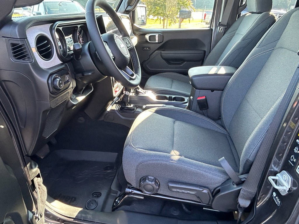 New 2025 Jeep Gladiator Willys image 11