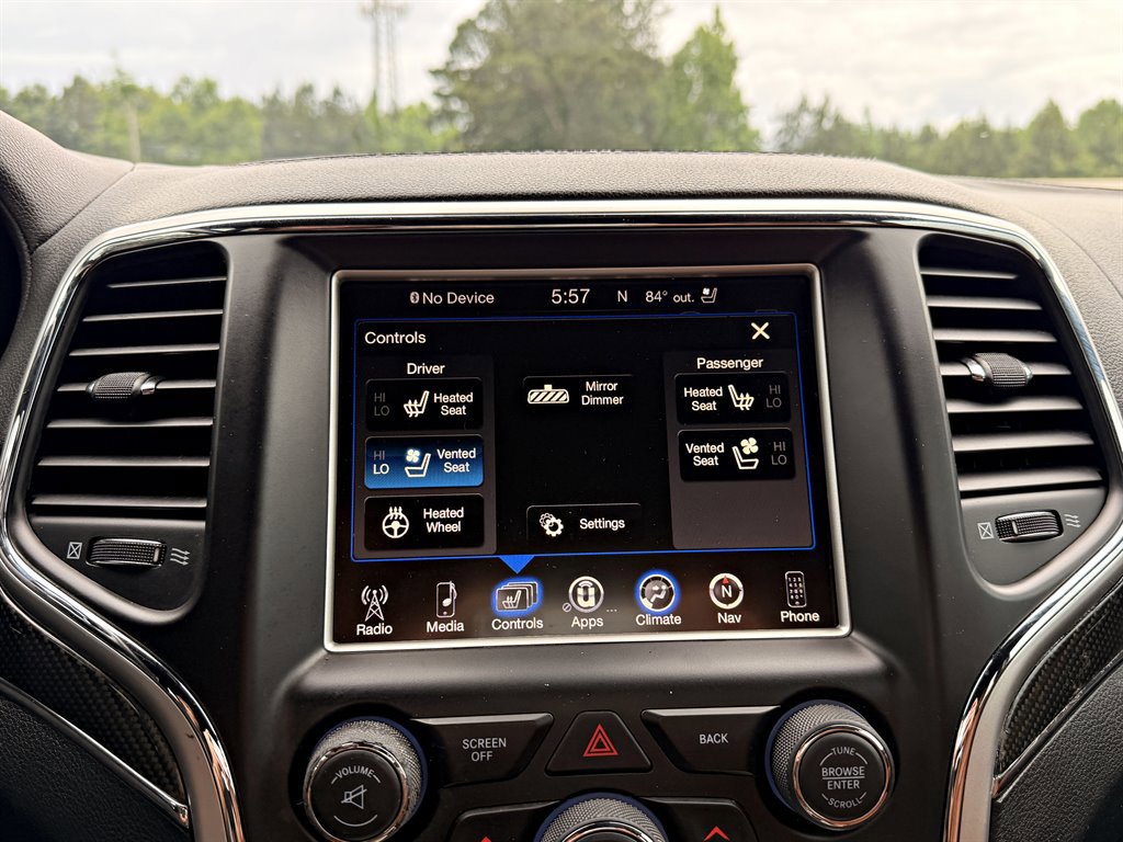 Used 2015 Jeep Grand Cherokee SRT AWD/4WD image 21