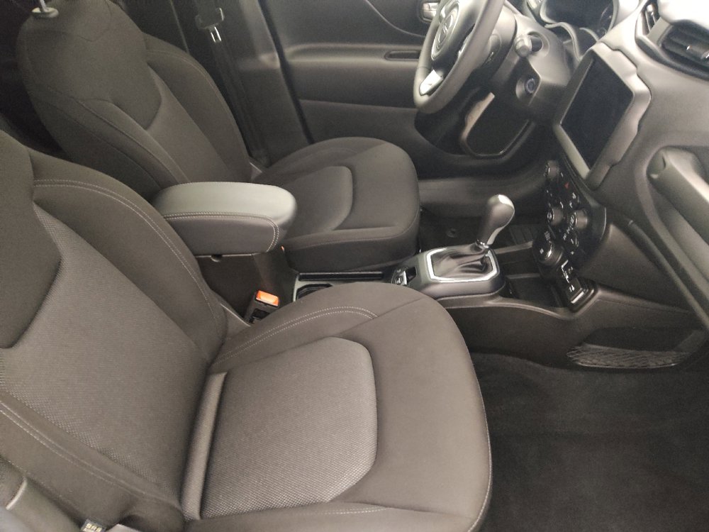 Used 2023 Jeep Renegade Latitude AWD/4WD image 21
