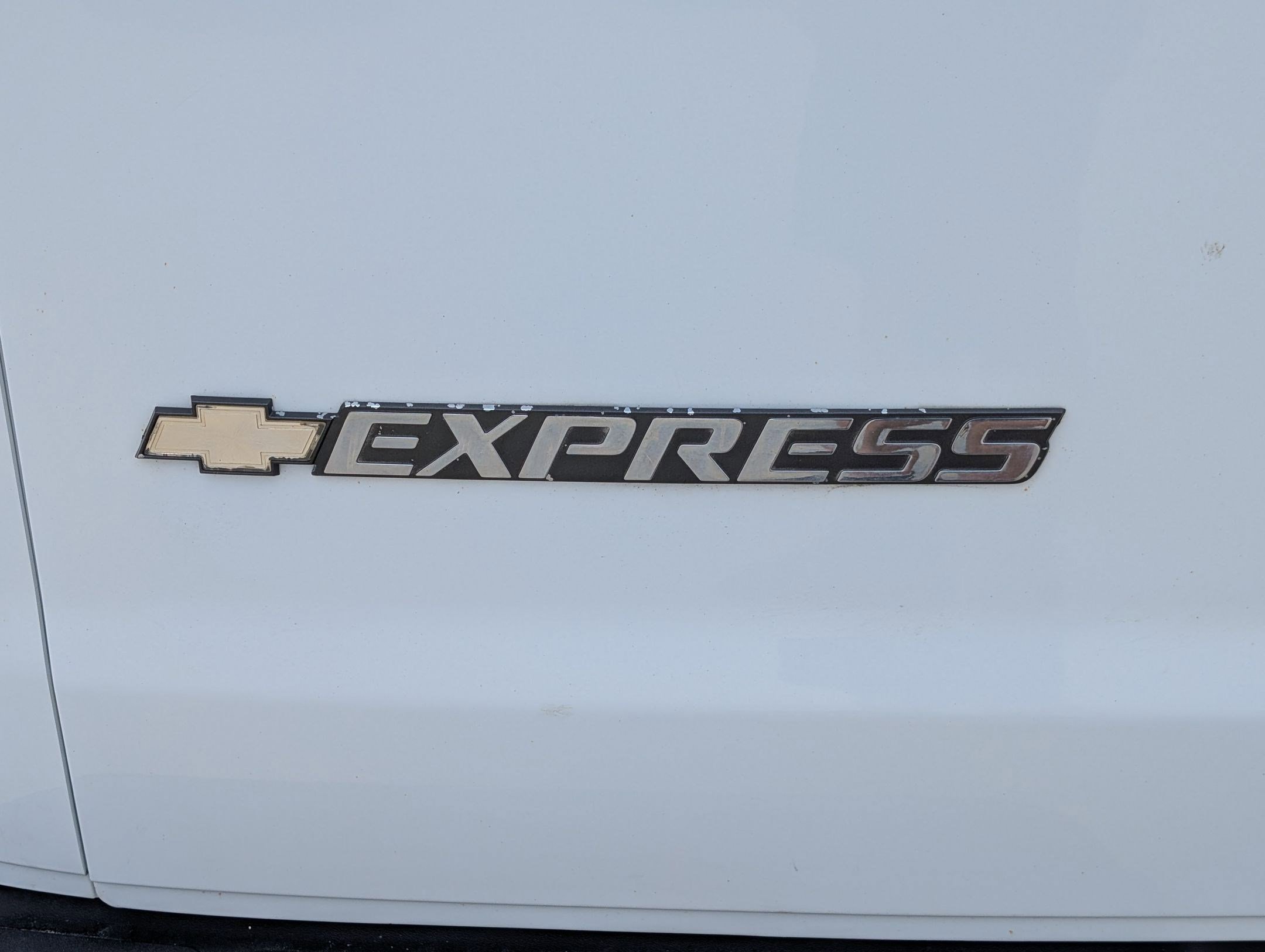 Used 2018 Chevrolet Express 2500 w/ Driver Convenience Package RWD image 13