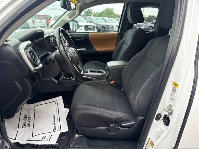 Used 2017 Toyota Tacoma SR5 AWD/4WD image 15