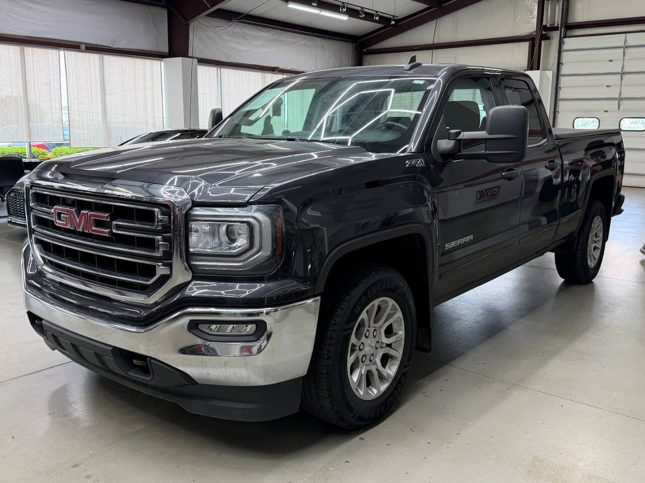 Used 2016 GMC Sierra 1500 SLE w/ SLE Value Package AWD/4WD image 5