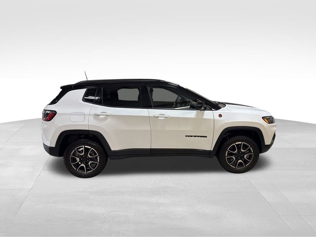 Used 2024 Jeep Compass Trailhawk w/ Trailhawk Convenience Group image 7