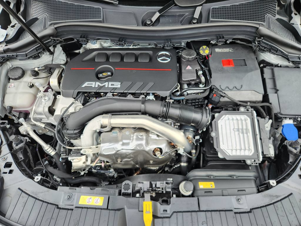 New 2026 Mercedes-Benz GLA 35 AMG 4MATIC image 9