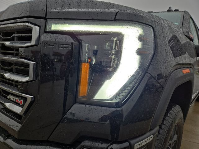 Used 2025 GMC Sierra 3500 AT4 w/ AT4 Premium Plus Package image 6