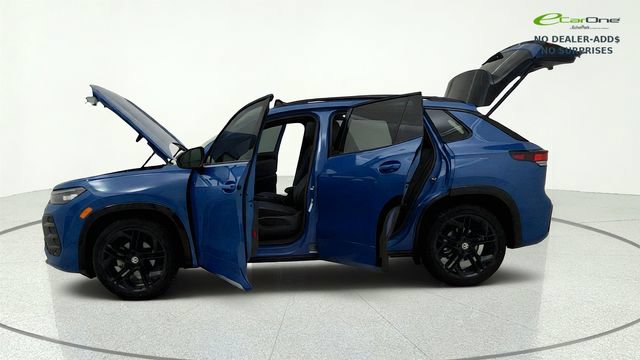 Used 2025 Volkswagen Tiguan SE R-Line FWD image 16