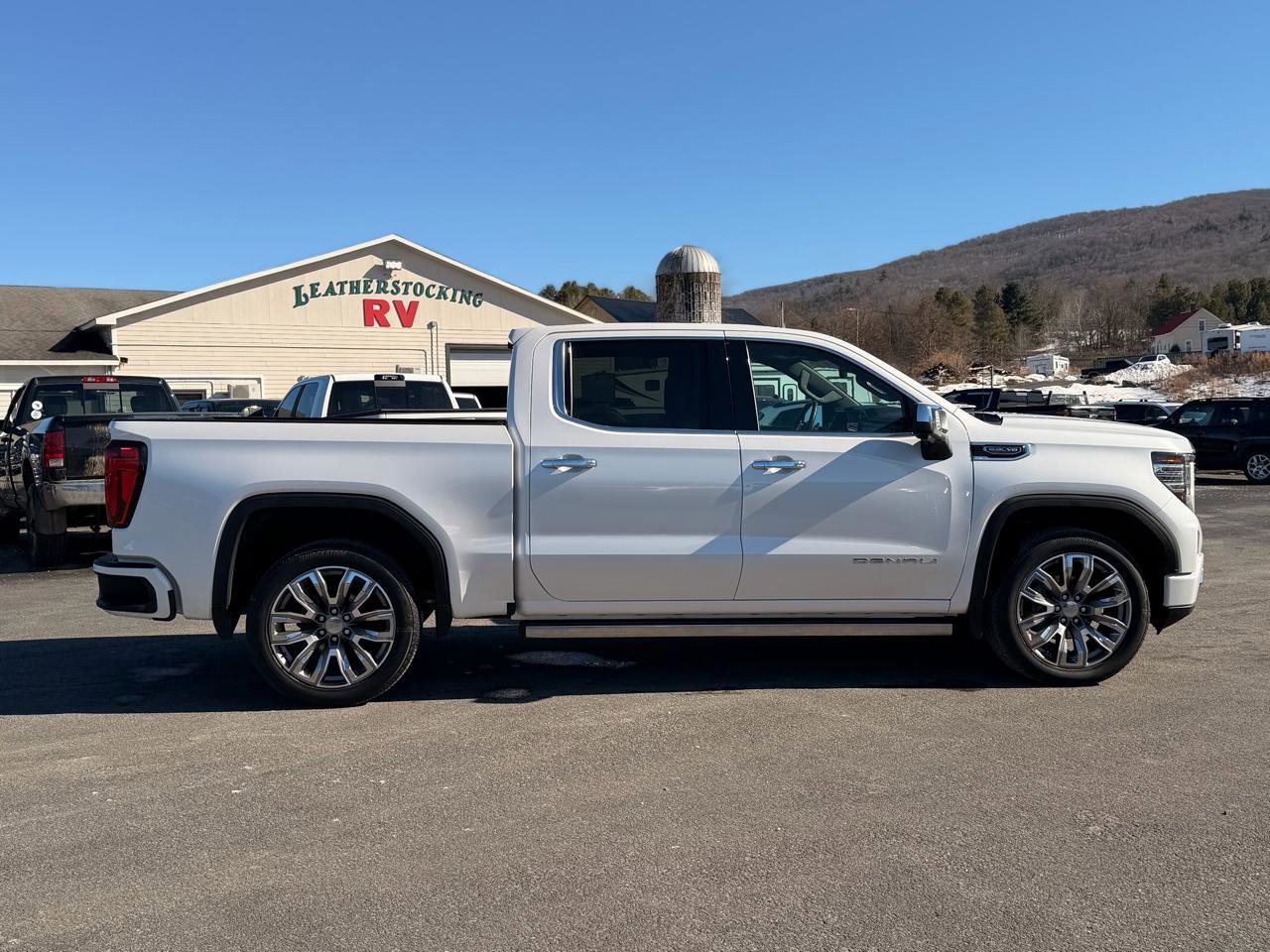 Used 2024 GMC Sierra 1500 Denali w/ Denali Reserve Package AWD/4WD image 4
