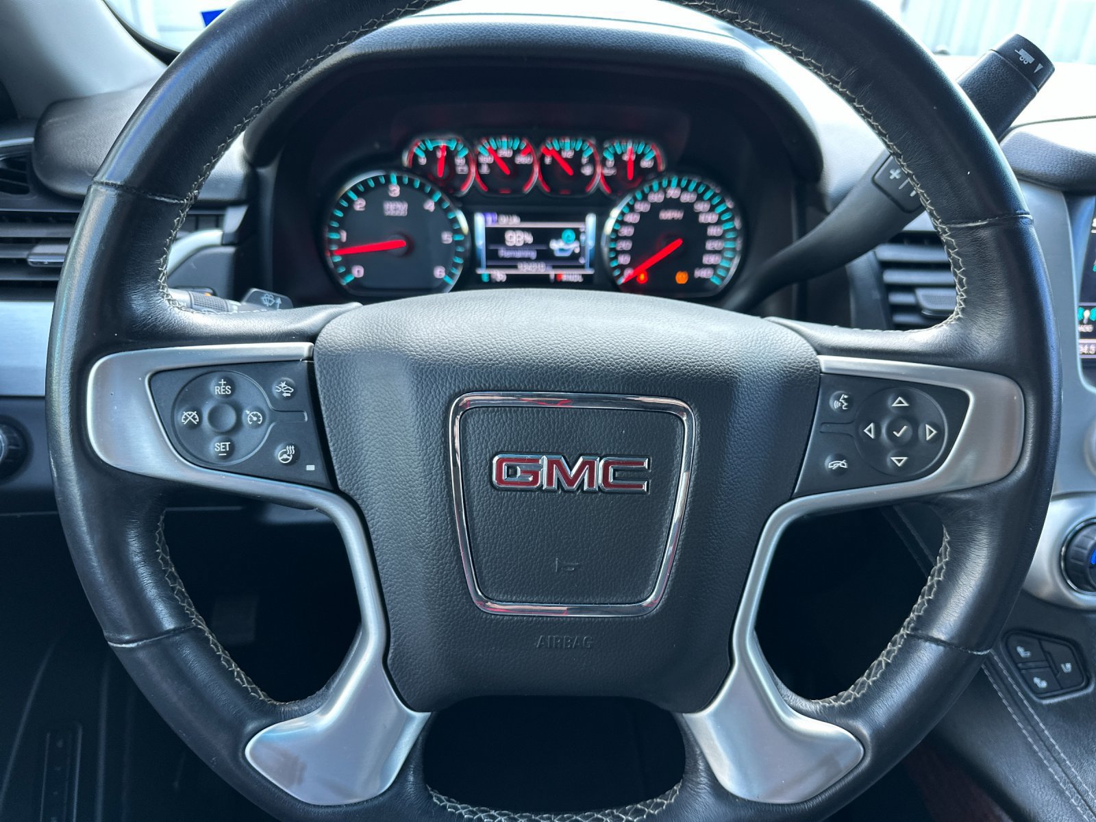 Used 2019 GMC Yukon XL SLT AWD/4WD image 25