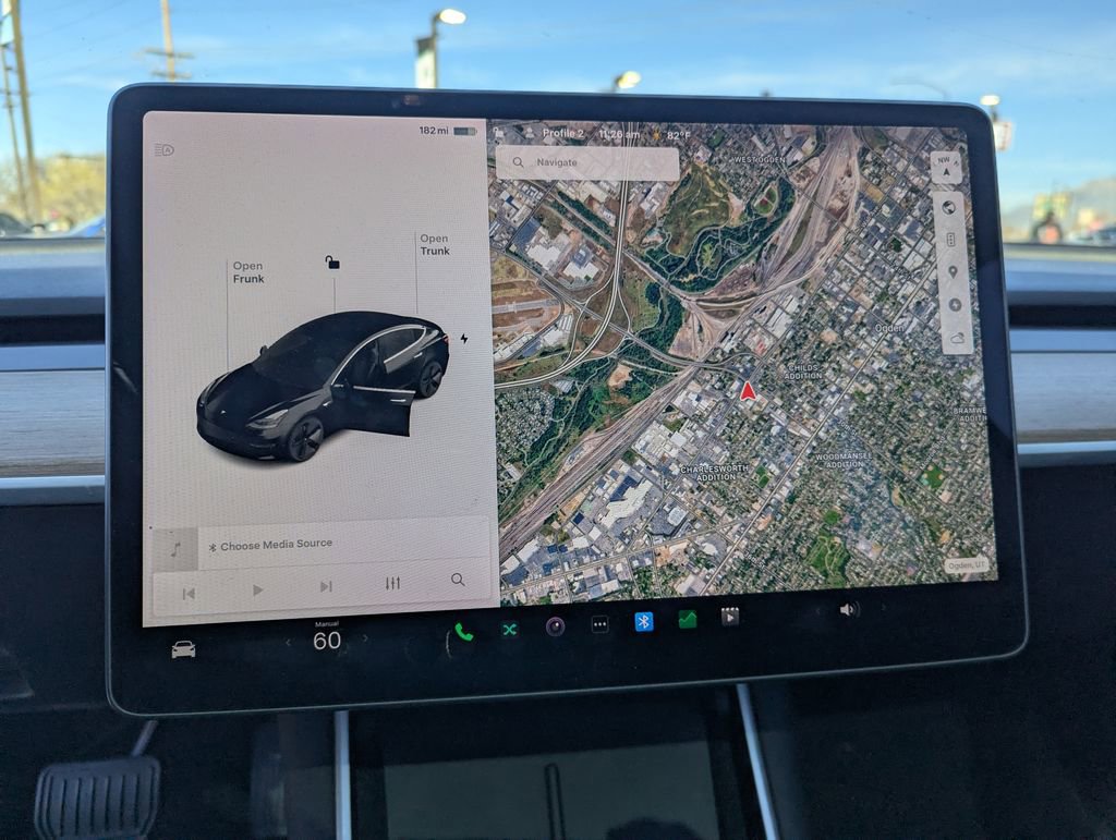 Used 2019 Tesla Model 3 image 12
