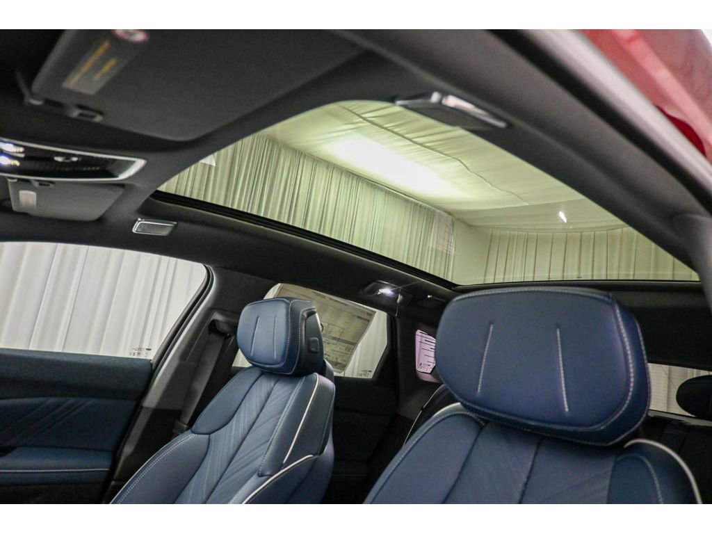 New 2026 Cadillac Optiq Luxury 2 image 21