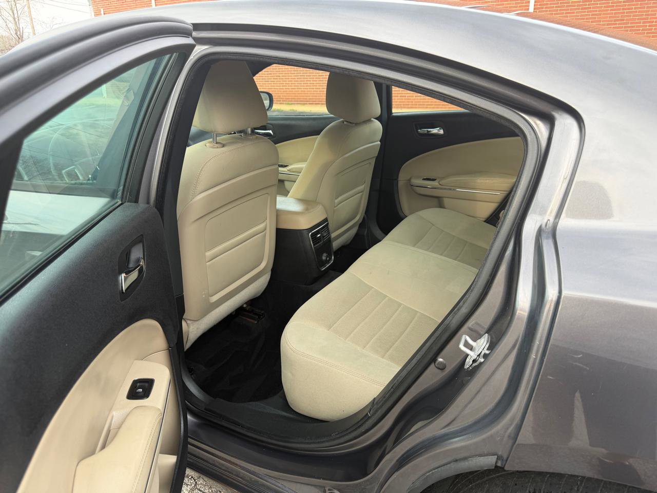 Used 2014 Dodge Charger SE w/ Connectivity Group image 12