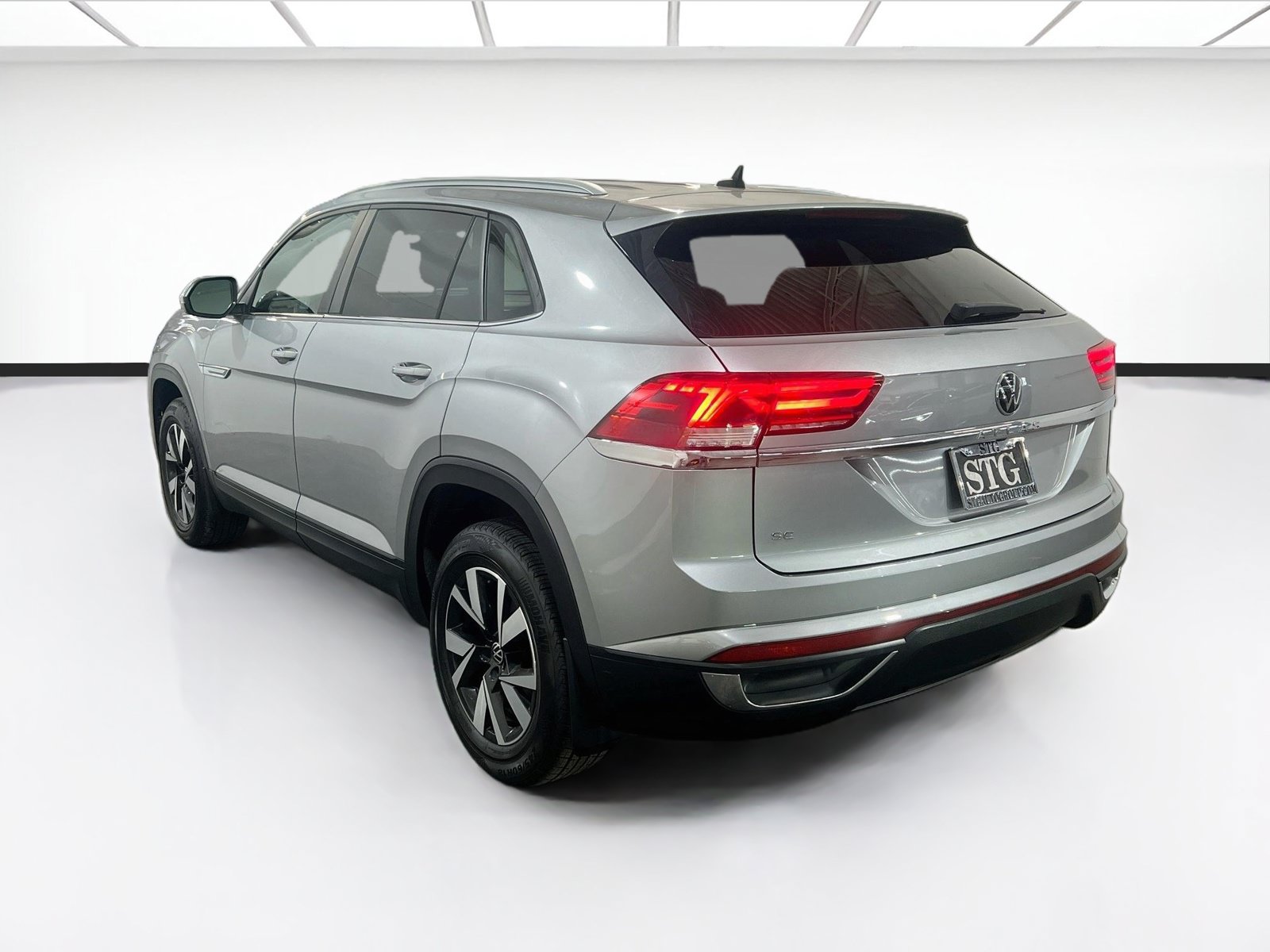 Used 2021 Volkswagen Atlas Cross Sport SE FWD image 6