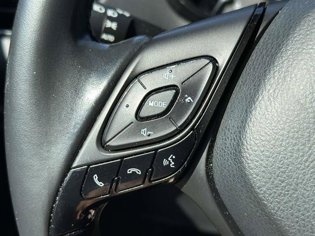 Used 2018 Toyota C-HR XLE FWD image 34