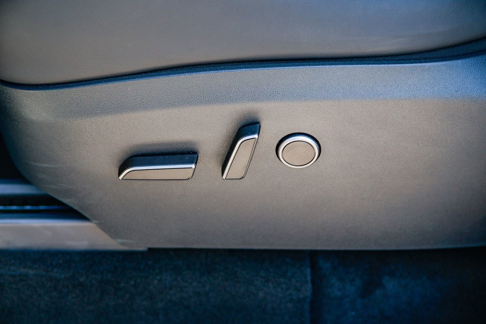 Used 2024 Tesla Model Y Performance image 22