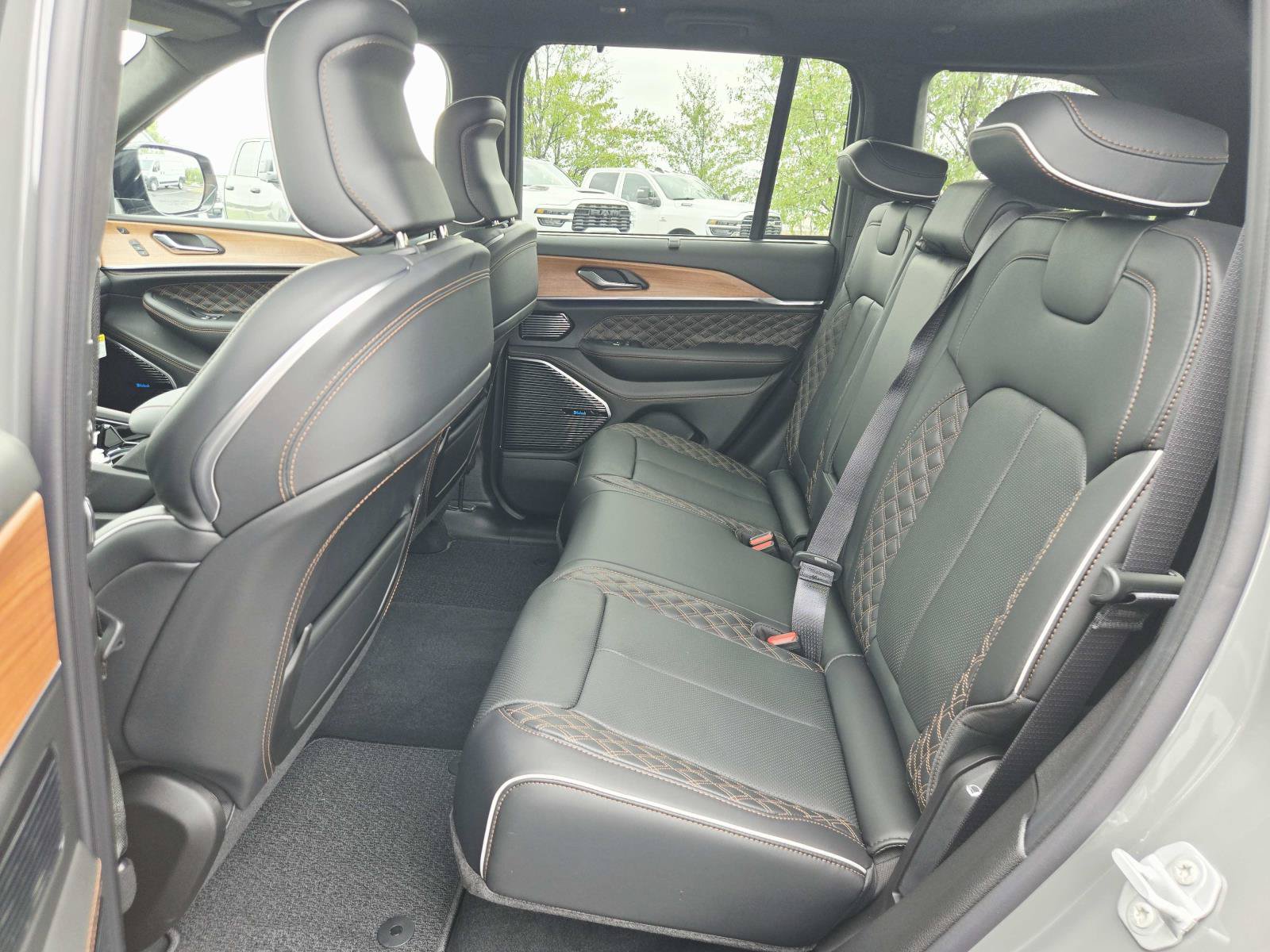 New 2027 Jeep Grand Cherokee Summit AWD/4WD image 14