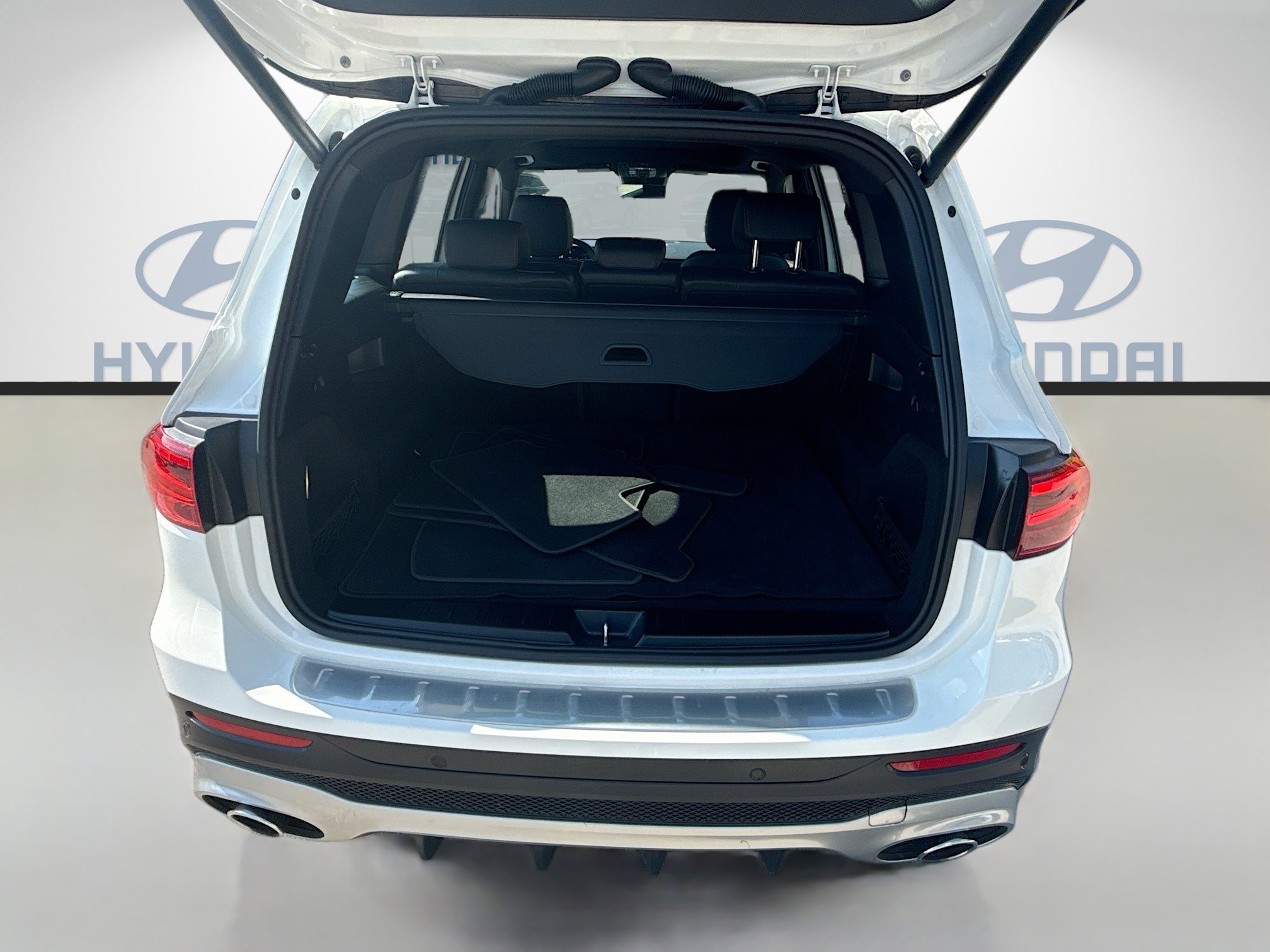 Used 2025 Mercedes-Benz GLB 35 AMG 4MATIC image 24