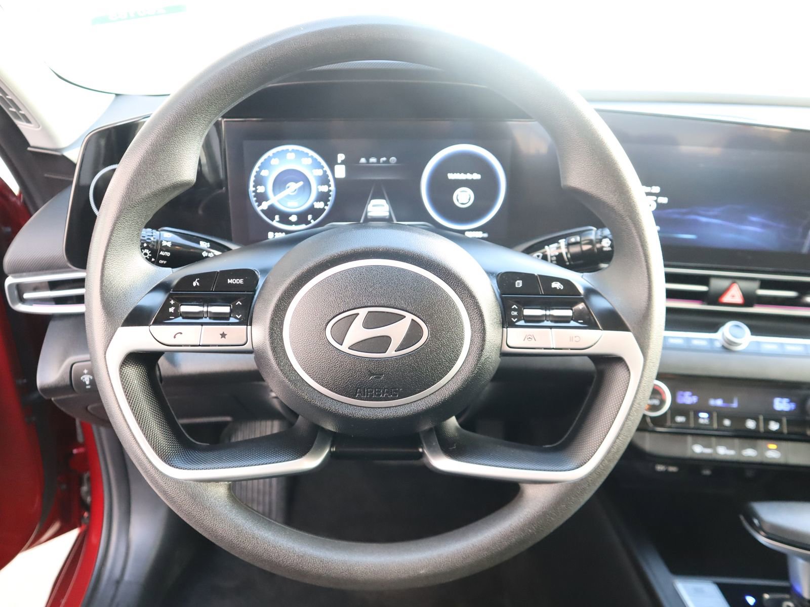 Used 2024 Hyundai Elantra SEL FWD image 27