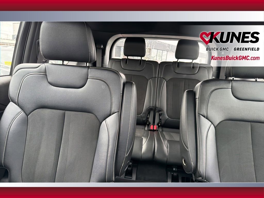 Used 2023 Jeep Grand Cherokee L Laredo image 28