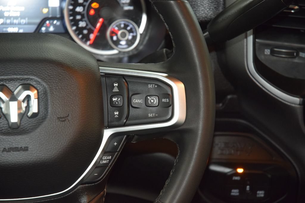 Used 2025 RAM 5500 4x4 Crew Cab image 29