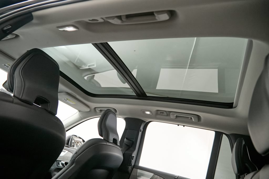 Certified 2024 Volvo XC90 T8 Ultimate w/ Protection Package Premier AWD/4WD image 24