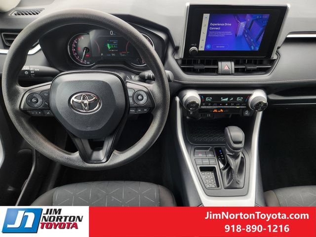 Used 2025 Toyota RAV4 XLE FWD image 26