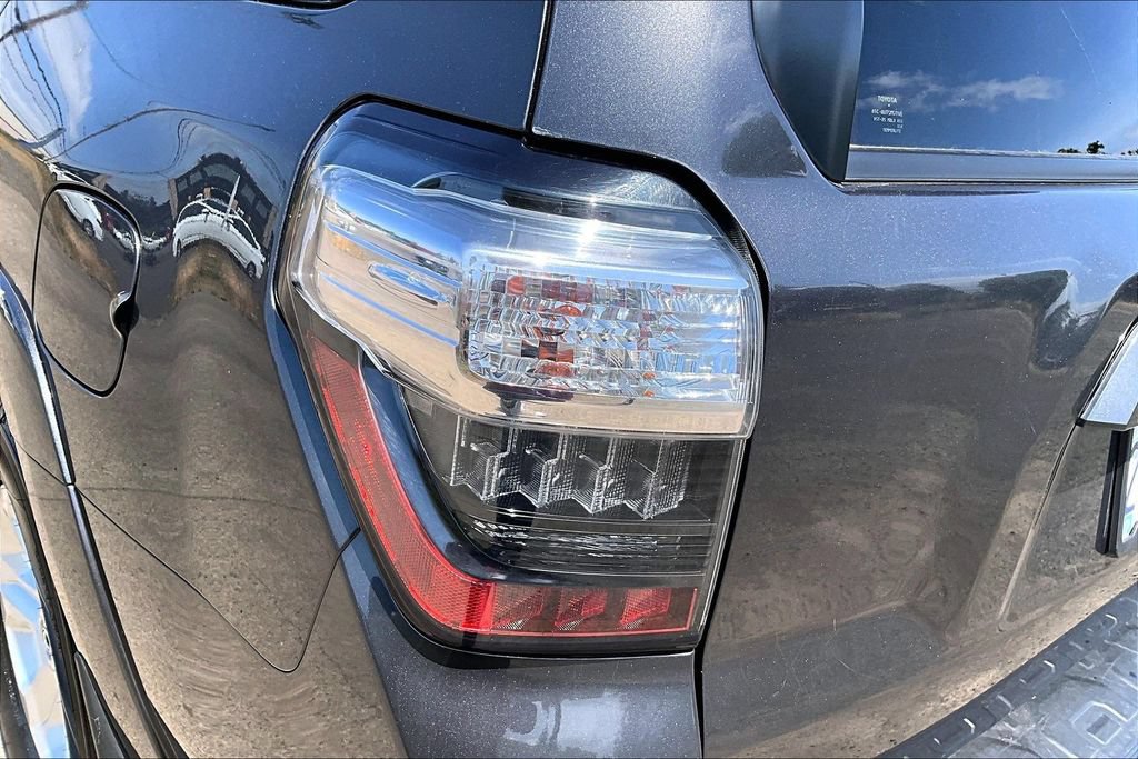 Used 2017 Toyota 4Runner SR5 Premium AWD/4WD image 28