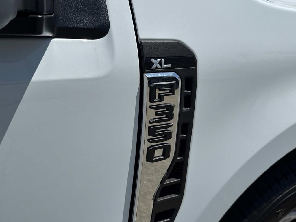 New 2025 Ford F350 XL w/ XL Chrome Package image 19