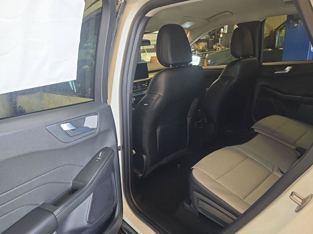 New 2024 Ford Escape SE FWD image 19